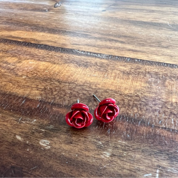 Red Rose Stud Earrings - Picture 1 of 2